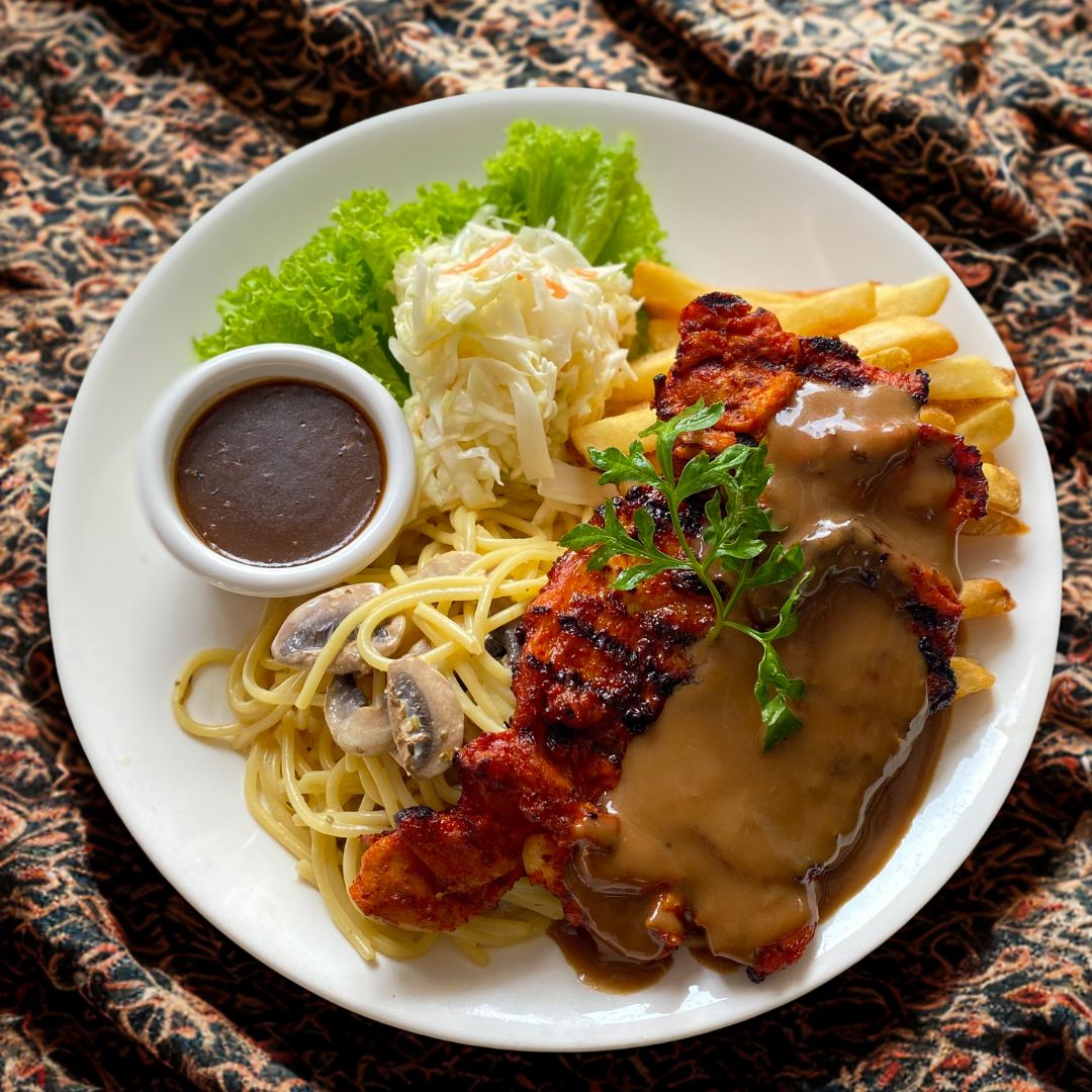 CHARGRILL CHICKEN CHOP WITH SPAGHETTI CARBONARA
